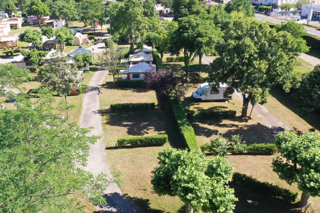 Camping Du Lac Foix Exterior photo